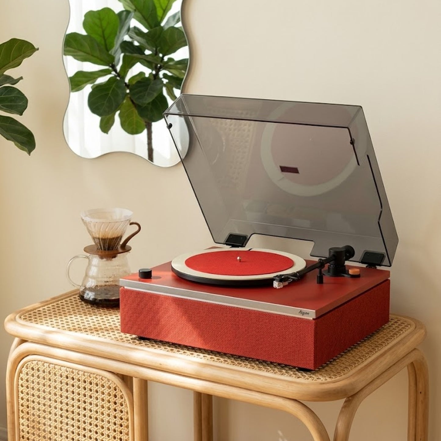 HYM Lumi-S turntable
